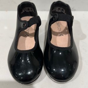 Capezio tap shoes size 10 girl